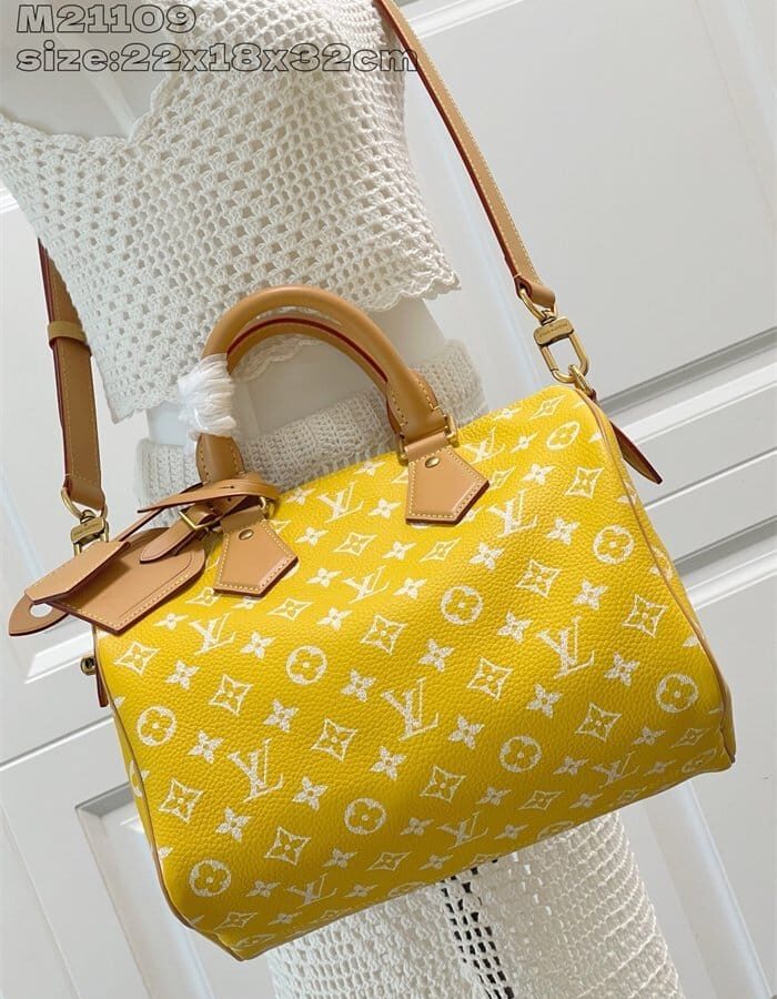 LOUIS VUITTON 루이비통 스피디 P9 반둘리에 30 모노그램 M21109