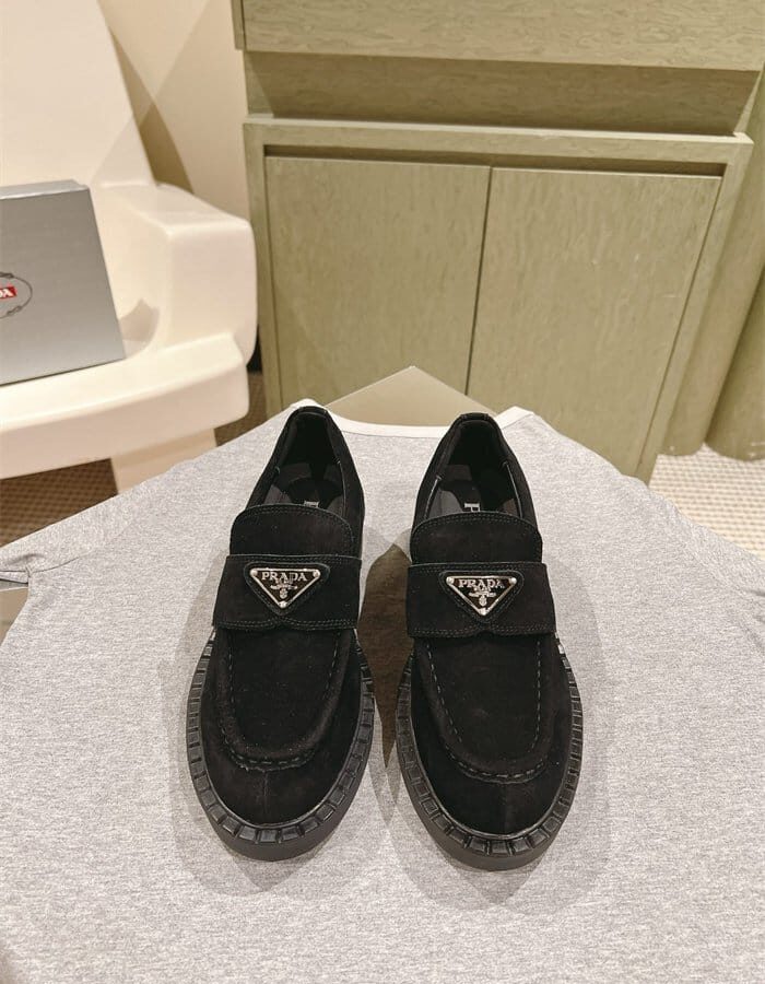 PRADA 프라다 남여공용 로퍼 P74533-1 2024/신상 2COLOR