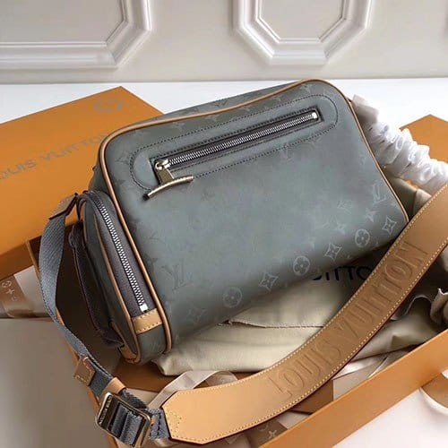 LOUIS VUITTON 루이비통 티타늄 카메라백CAMERA BAG M43884