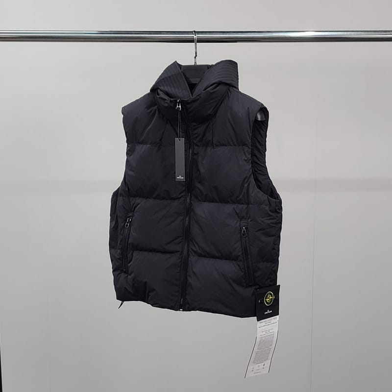 STONE ISLAND 스톤아일랜드 덕다운 사이드와펜 후드패딩 조끼