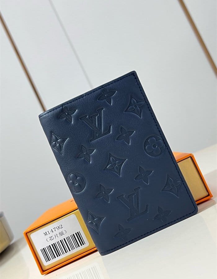 LOUIS VUITTON 루이비통 패스포트 커버 여권지갑 M14792