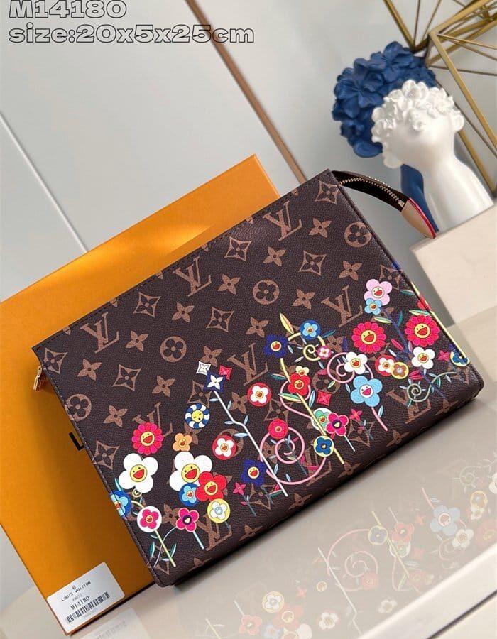 LOUIS VUITTON 루이비통 LV x TM 토일레트리 파우치 M14180 2025/신상