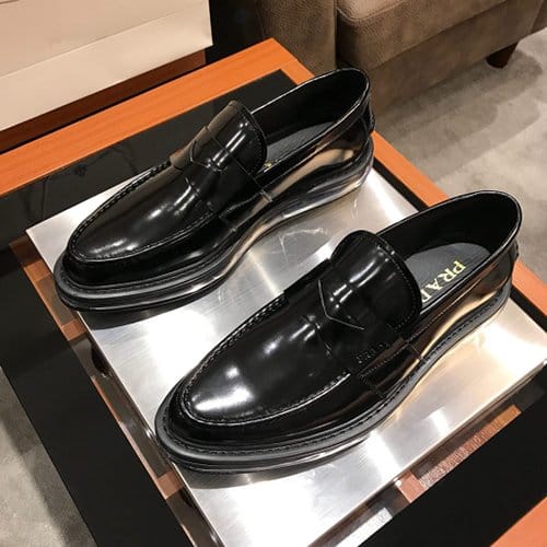 PRADA 프라다 로퍼봄신상