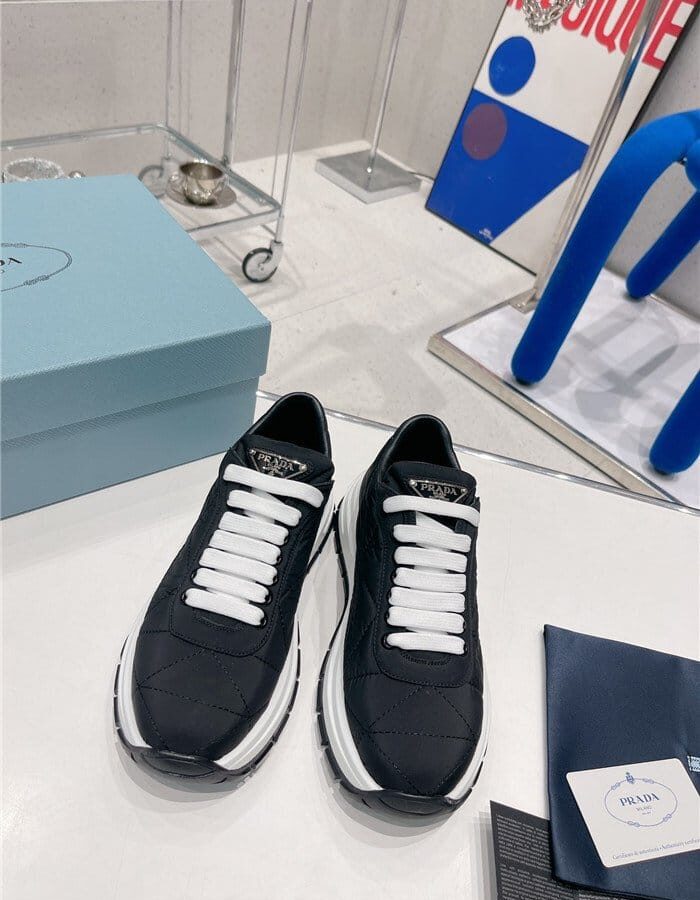 PRADA 프라다 여성용 스니커즈 P32501