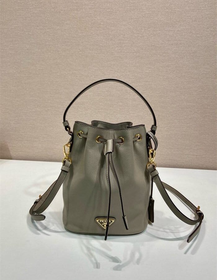 PRADA 프라다 리에디션 1978 가죽 미니 버킷백 1BE067