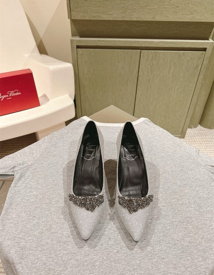 ROGER VIVIER 로저비비에 여성용 힐 (굽높이5.5CM) R88267-2 2024/신상 2COLOR