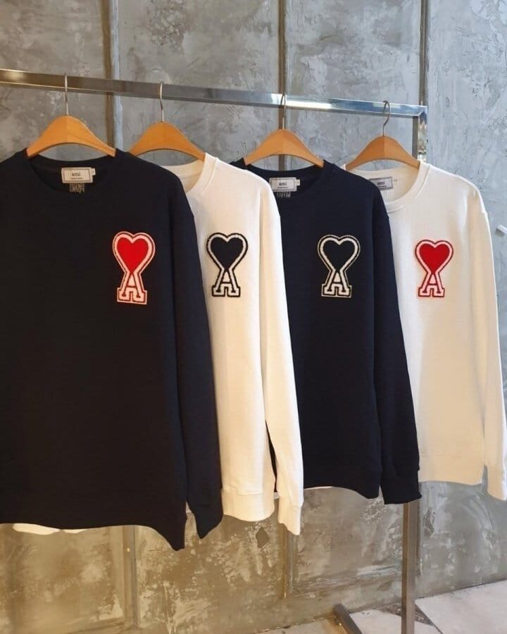 AMI 아미 빅하트패치 맨투맨