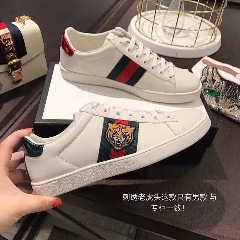 GUCCI 구찌 퀄트 타이거자수 스니커즈