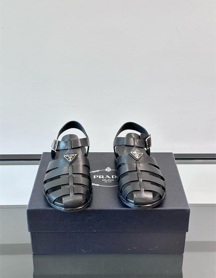 PRADA 프라다 남성용 샌들 P65290