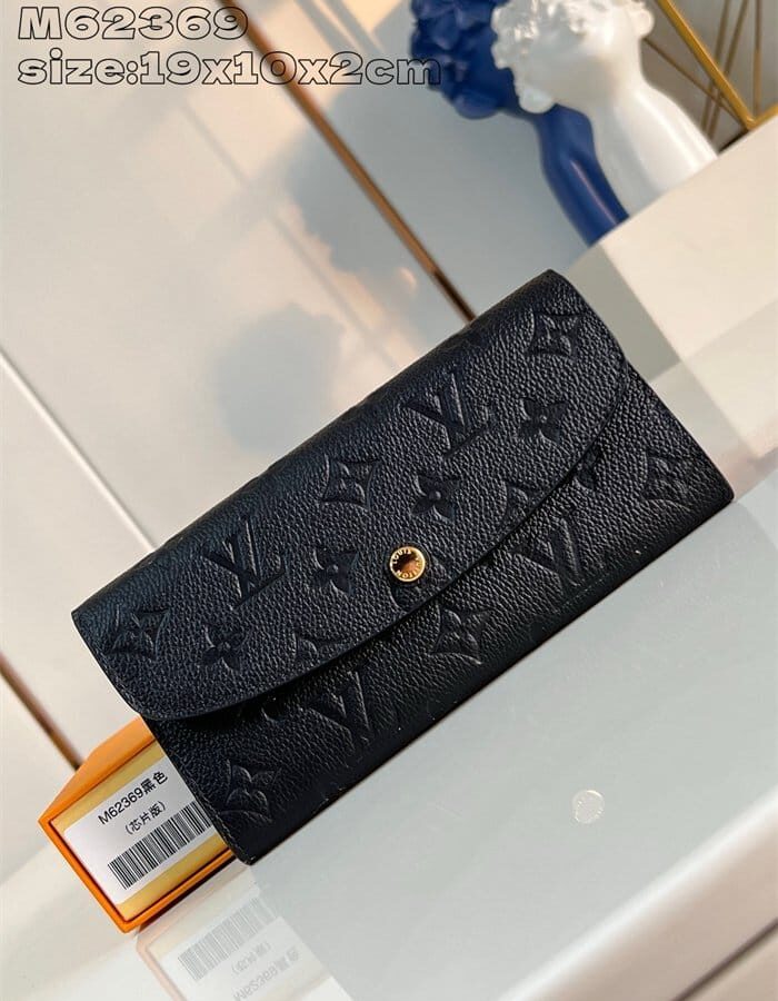LOUIS VUITTON 루이비통 에밀리 앙프렝뜨 장지갑 M62369 2024/신상