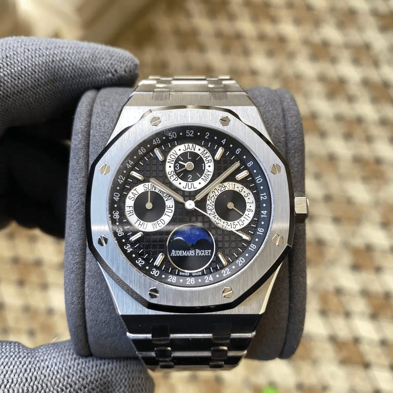 AUDEMARS PIGUET 오데마피게 로얄오크 퍼페추얼 캘린더 블랙 다이얼 26574