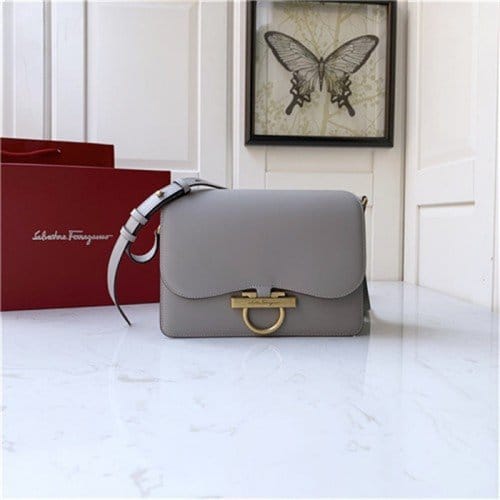 FERRAGAMO 페레가모 플랩백 21H321-1 2020/신상