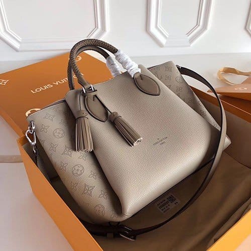 LOUIS VUITTON 루이비통 하우메아 마히나 M55030