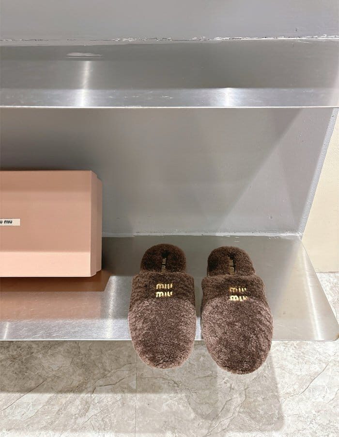 MIUMIU 미우미우 여성용 슬리퍼 M99472-2 2024/신상