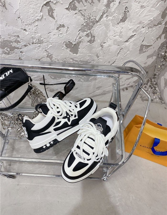 LOUIS VUITTON 루이비통 남여공용 스니커즈 L32320