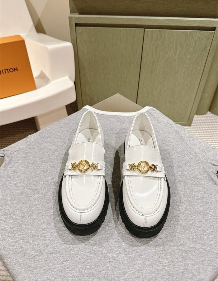LOUIS VUITTON 루이비통 남여공용 로퍼 L39478-1 2024/신상 2COLOR