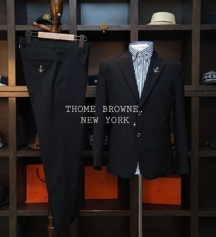 THOM BROWNE 톰브라운 블랙 모던 뉴욕 슈트