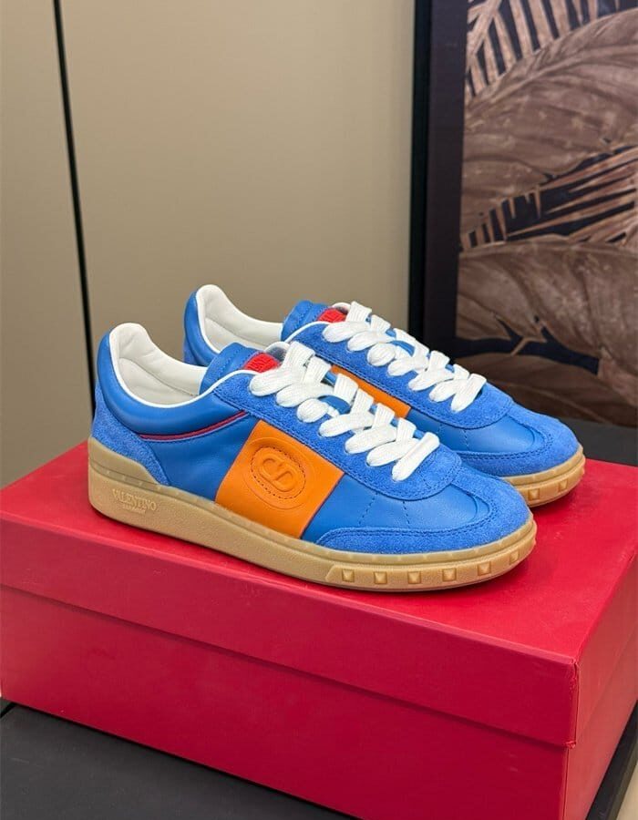 VALENTINO 발렌티노 남여공용 스니커즈 V77659 2024/신상