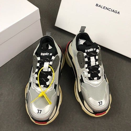 BALENCIAGA 발렌시아가 트리플S 남여공용 스니커즈 A717638360