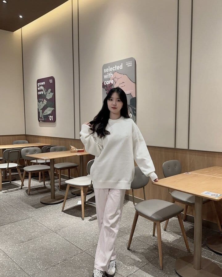 LOUIS VUITTON 루이비통 엠브로이더드 톤온톤 니트