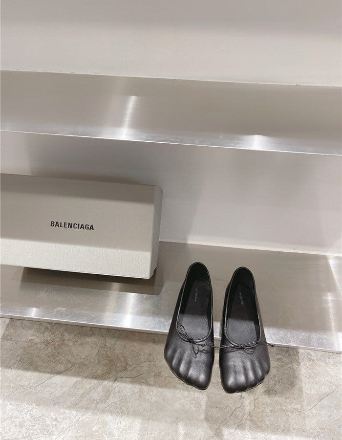 BALENCIAGA 발렌시아가 여성용 단화 B51241