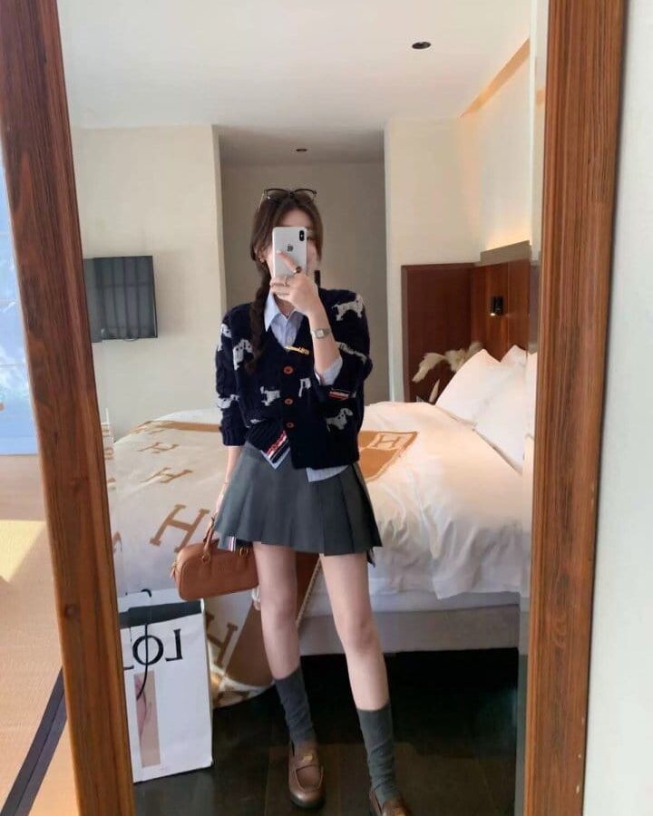 THOM BROWNE 톰브라운 쟈카드 퍼피 스웨터