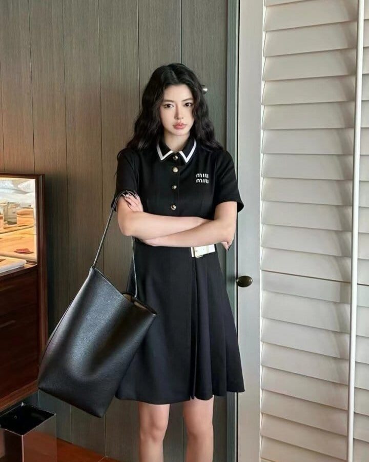 MIUMIU 미우미우 카라 기본 원피스