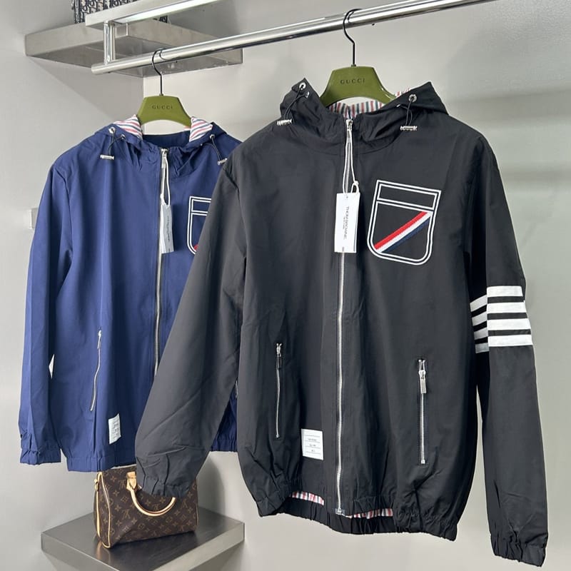 THOM BROWNE 톰브라운 사선 바람막이