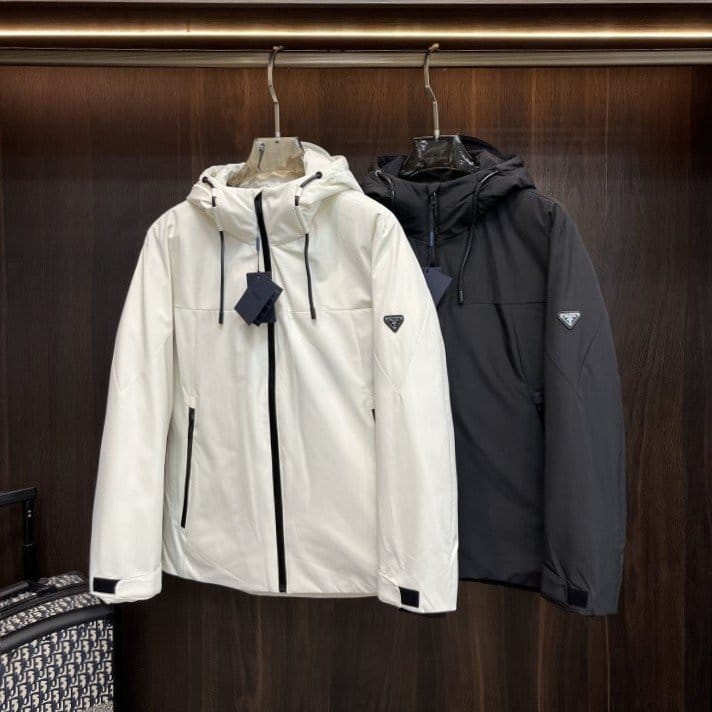 PRADA 프라다 메탈 플레이트 윈드 다운 패딩 2COLOR