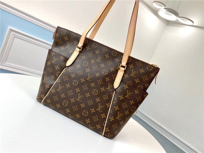 LOUIS VUITTON 루이비통 모노그램 캔버스 토탈리 MM M56689