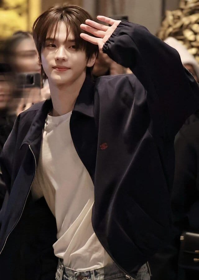 [투어스 신유] CELINE 셀린느 개버딘 블루종 자켓 2COLOR