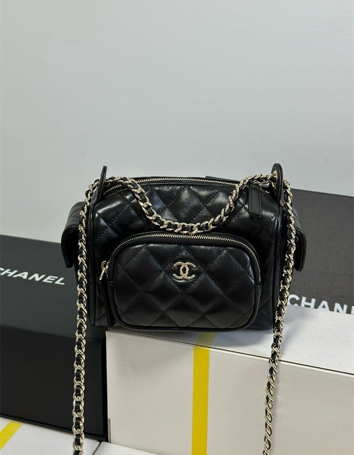 CHANEL 샤넬 스몰 카메라 케이스백 AS5220