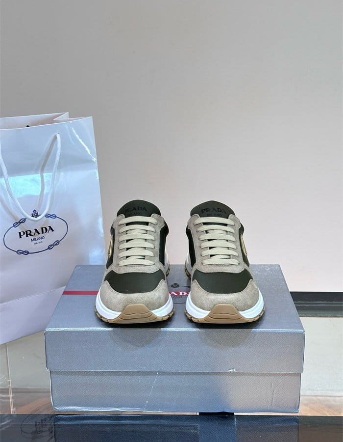 PRADA 프라다 남성용 스니커즈 P78689-2 2024/신상