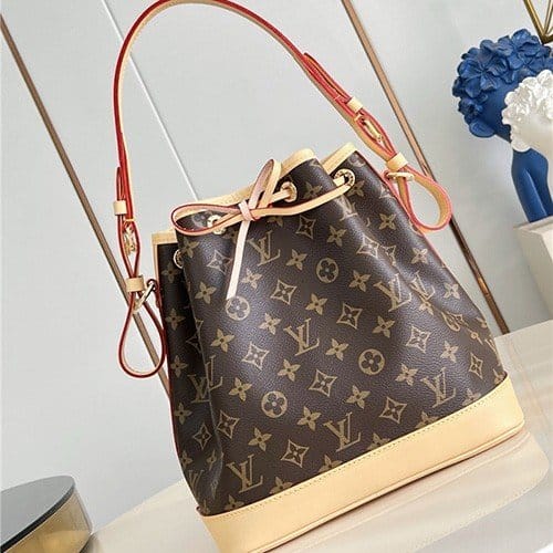 LOUIS VUITTON 루이비통 쁘띠 노에 숄더백 M46984