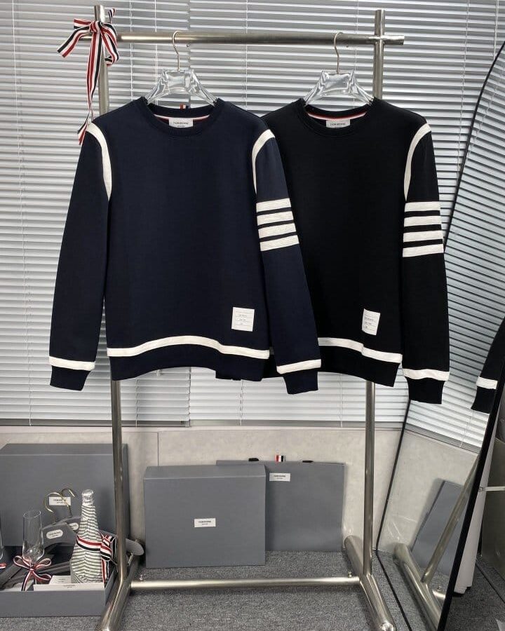 THOM BROWNE 톰브라운 케이블 사선완장 맨투맨