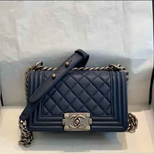 CHANEL 샤넬 빈티지 보이백 AS67085-2