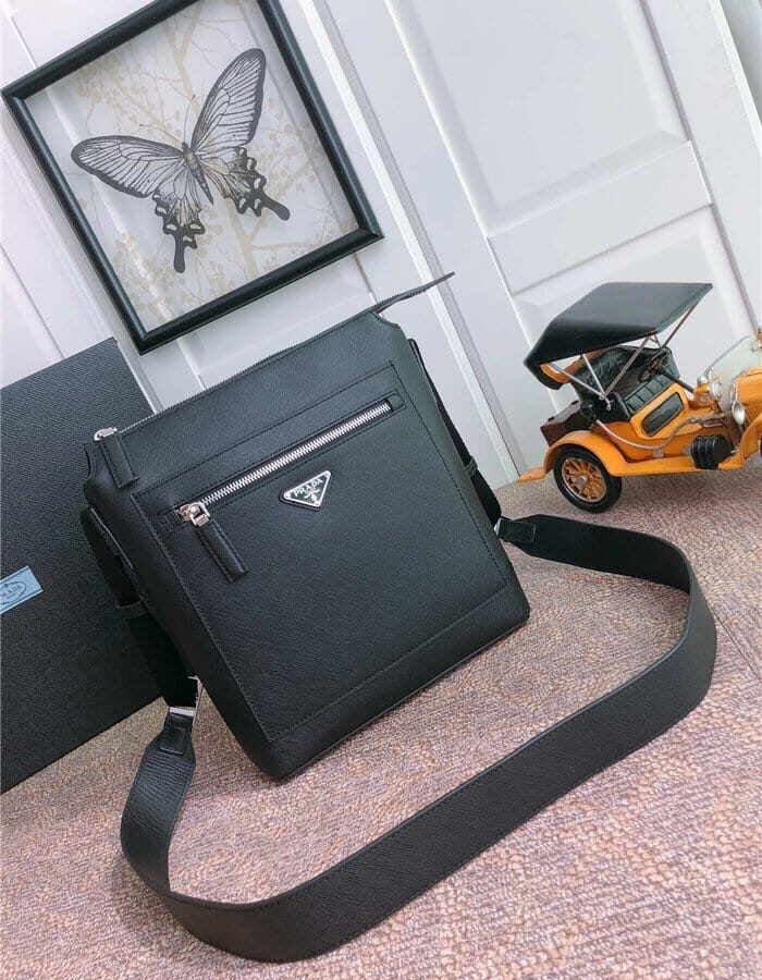 PRADA 프라다 사피아노 남성용 크로스백 2VG062