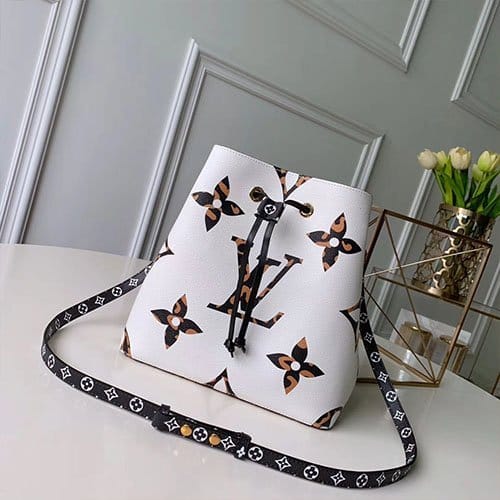 LOUIS VUITTON 루이비통 네오노에 M44679