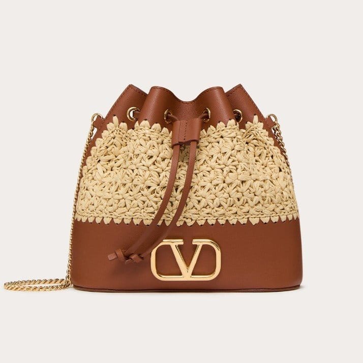 VALENTINO 발렌티노 VLOGO 시그니처 라피아 미니 버킷백