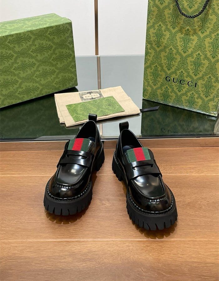 GUCCI 구찌 여성용 로퍼 G59945 2024/신상