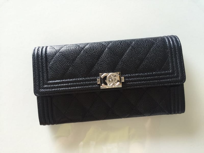 CHANEL 샤넬 보이 플랩 지갑