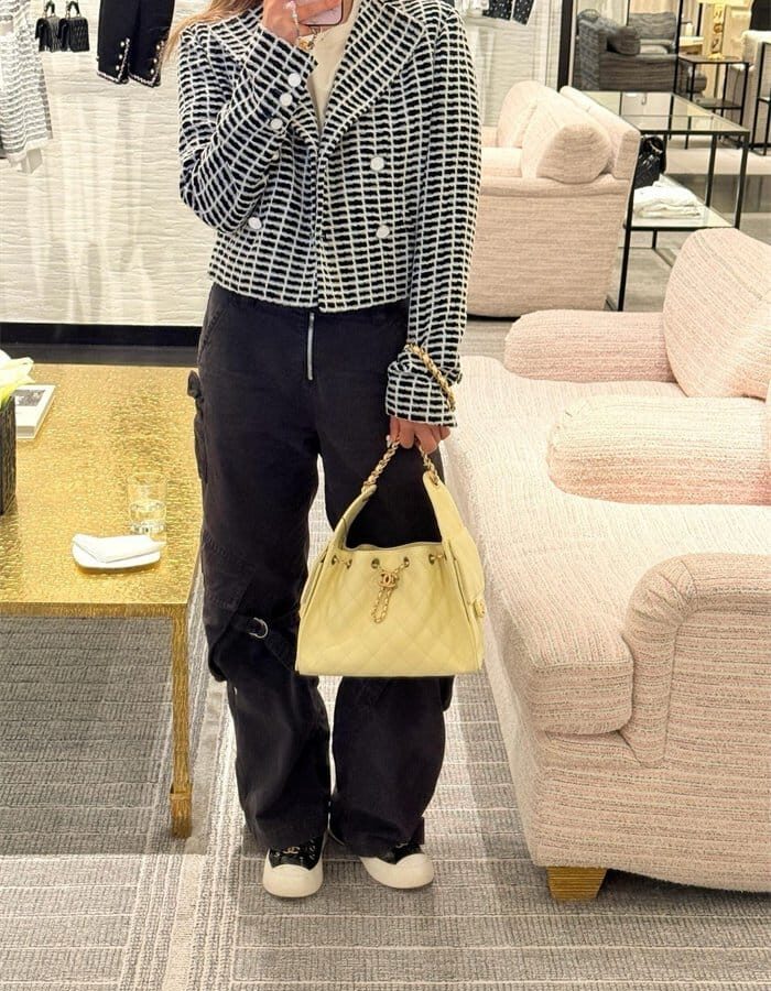 CHANEL 샤넬 버킷백 AS1051-2