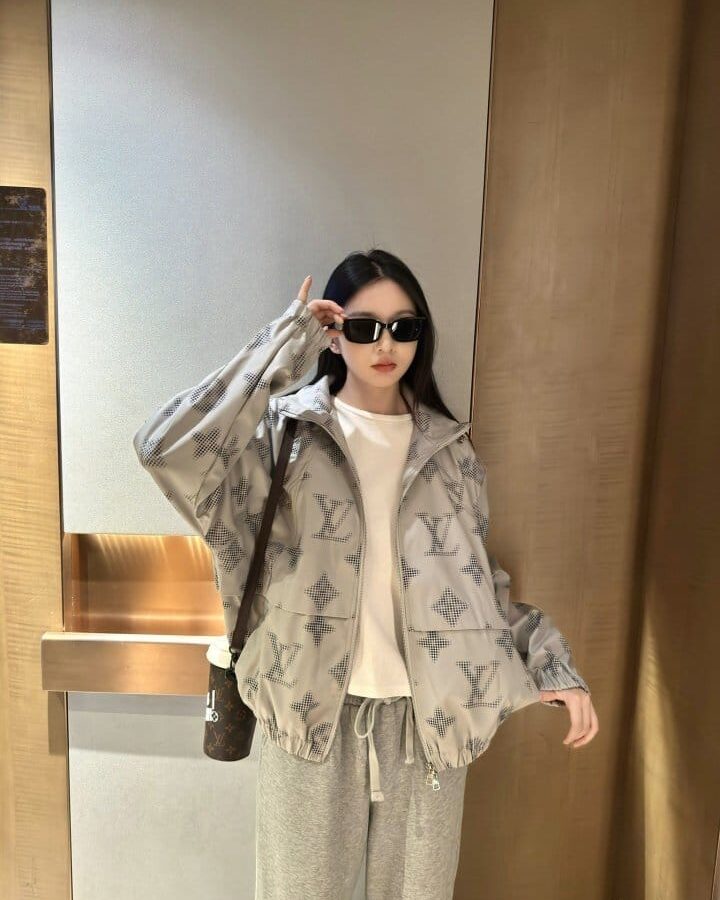 LOUIS VUITTON 루이비통 모자이크 모노그램 자카드 윈드브레이커