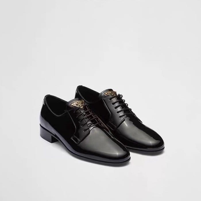 PRADA 프라다 여성 블랙 로퍼