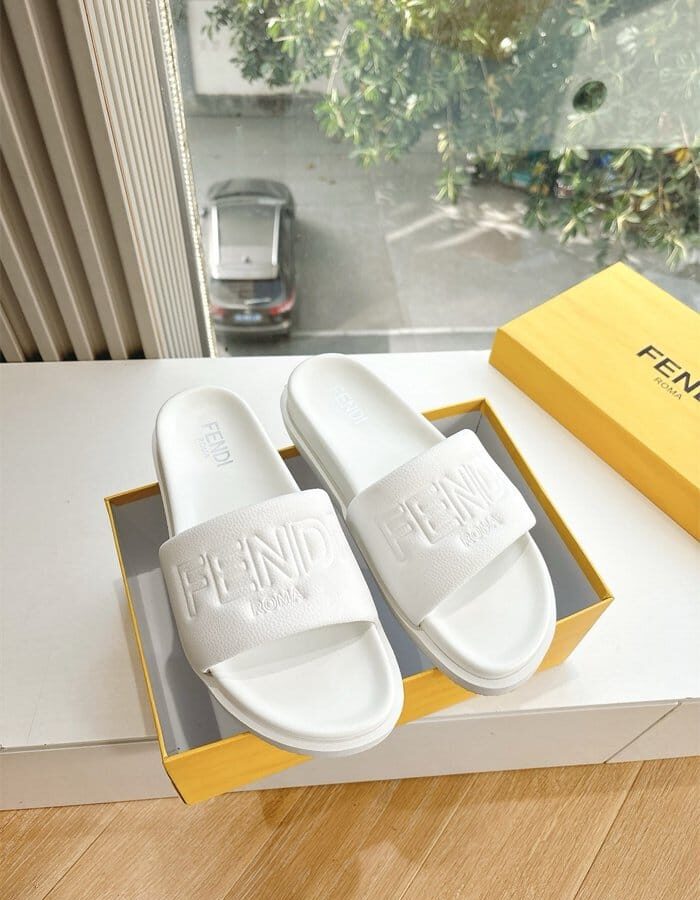 FENDI 펜디 남여공용 슬리퍼 F65219 2COLOR