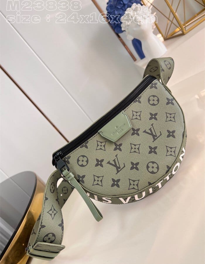 LOUIS VUITTON 루이비통 크로스&숄더백 LV 문 크로스바디 M23838