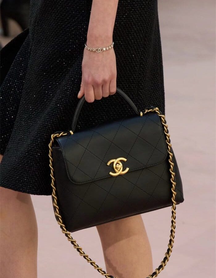 CHANEL 샤넬 플랩백 AS6199