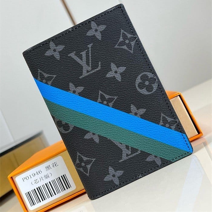 LOUIS VUITTON 루이비통 여권지갑 M01946