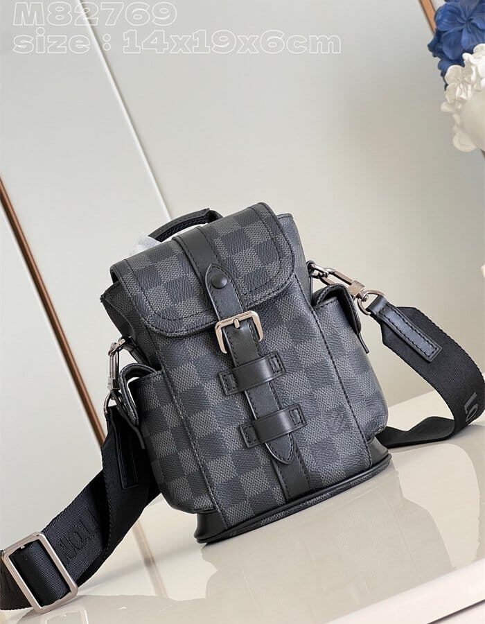 LOUIS VUITTON 루이비통 나노 크리스토퍼 크로스백 M82769