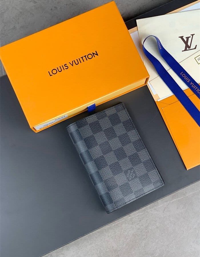 LOUIS VUITTON 루이비통 패스포트 여권지갑 N64411 2024/신상 2COLOR